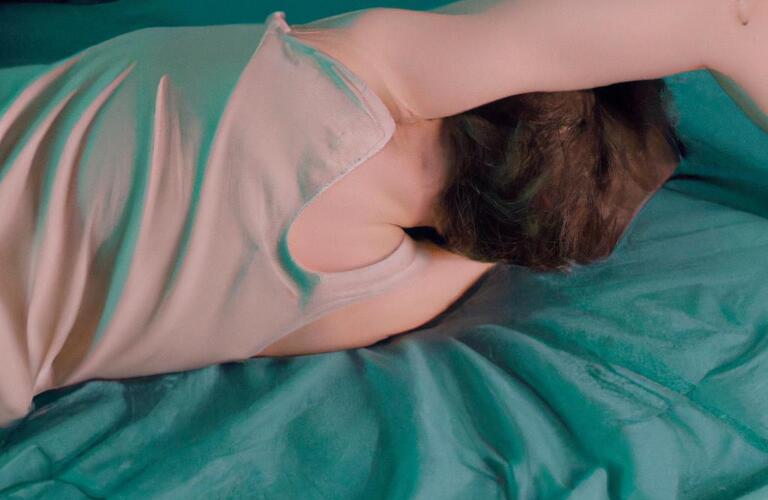 不眠症を整える癒しのストレッチとマッサージで心地よい眠りを手に入れよう